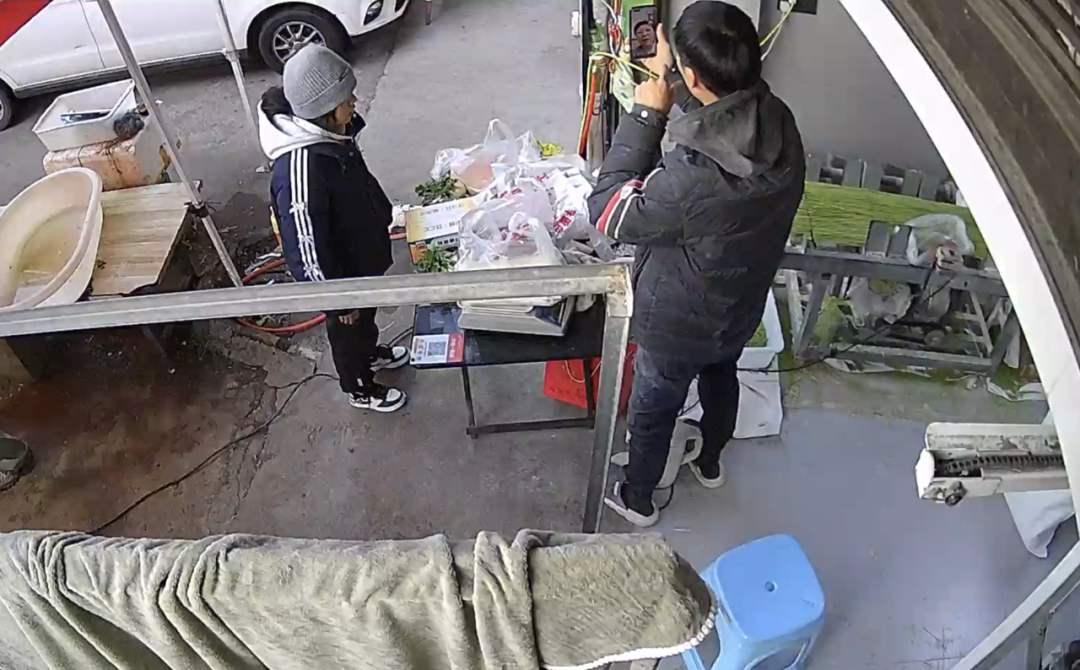 ����סԺ����Ѻ��17��Ů������������������ϰ嵱��ת��1��Ԫ