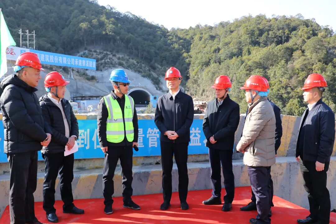 泰顺县委书记张银贵赴经济开发区调研督导县委全会精神贯彻落实情况