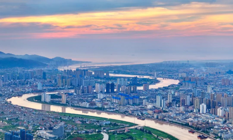 ԰�������۷ֻ᳡������֮�ǳ��桰������԰��