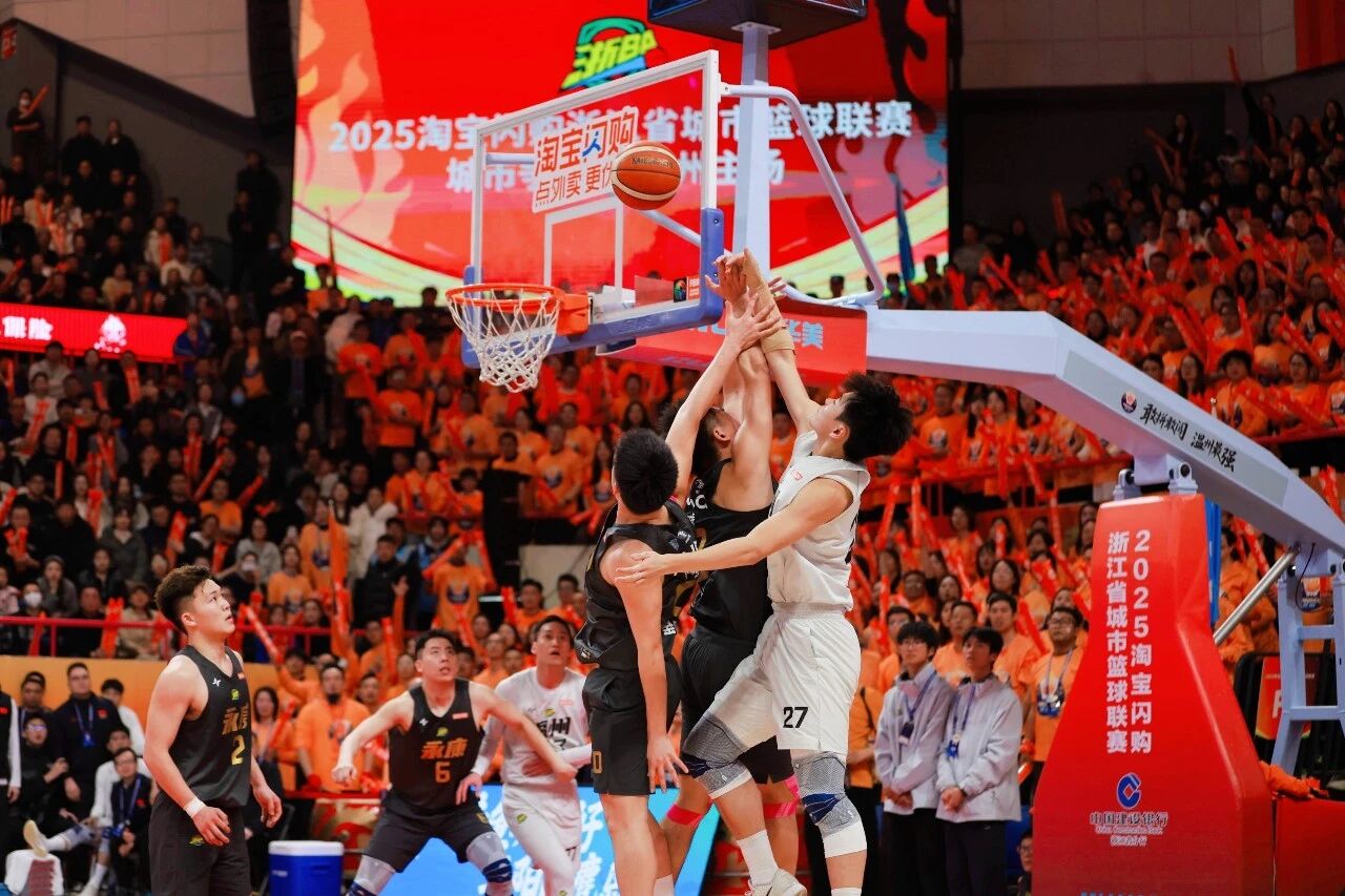 �����أ����ݶӵ�ӣľ����