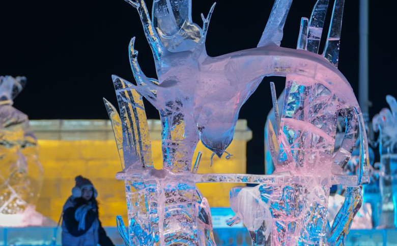 �貱�����ҫ��������ѩ������