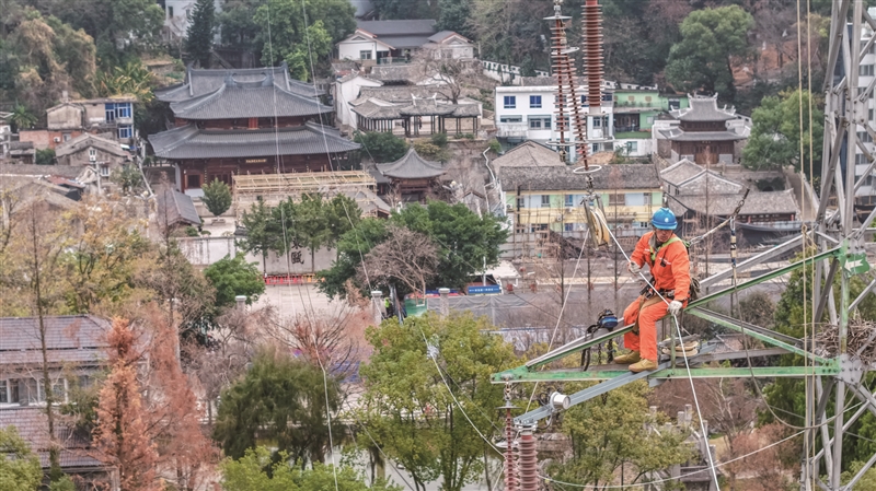 ���ݳ������һ����ѹ�߸������