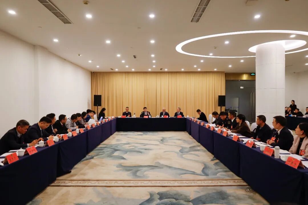 �������쵼�μ���Э�������� ��ίԱ�������巢չ����