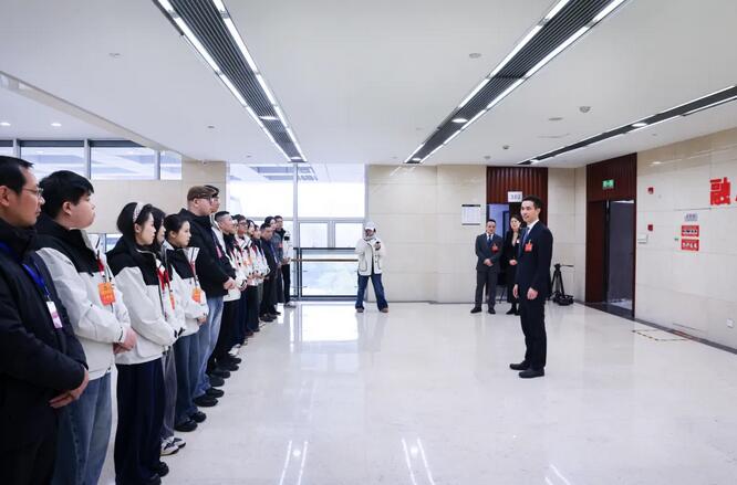 ������ί����ű��濴��ο�ʲμ������ᱨ�����Ź�����