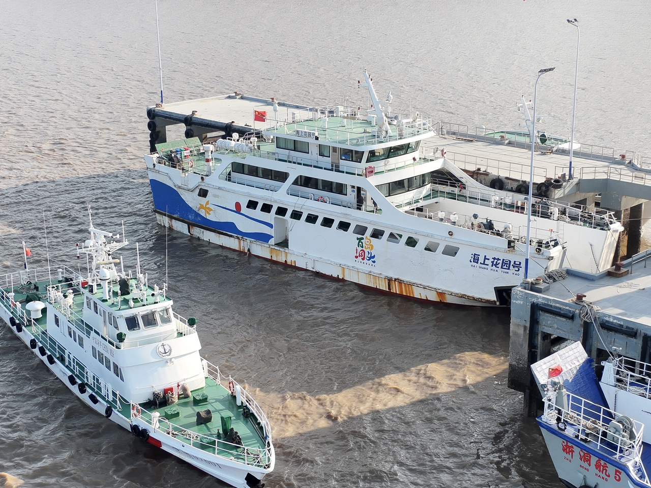 ��У�������ӡ�ʮ����������� ��ů�µ�ѧ����ѧ֮·