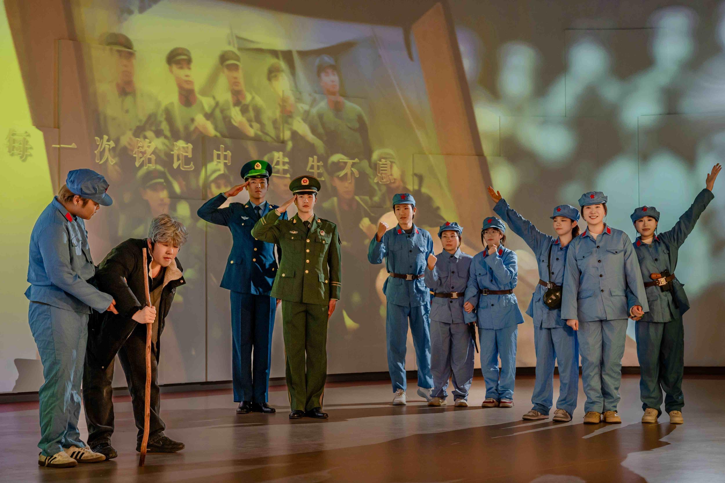 �㽭����ְҵ����ѧԺ��������ɫ�رꡰ�򿨡�������