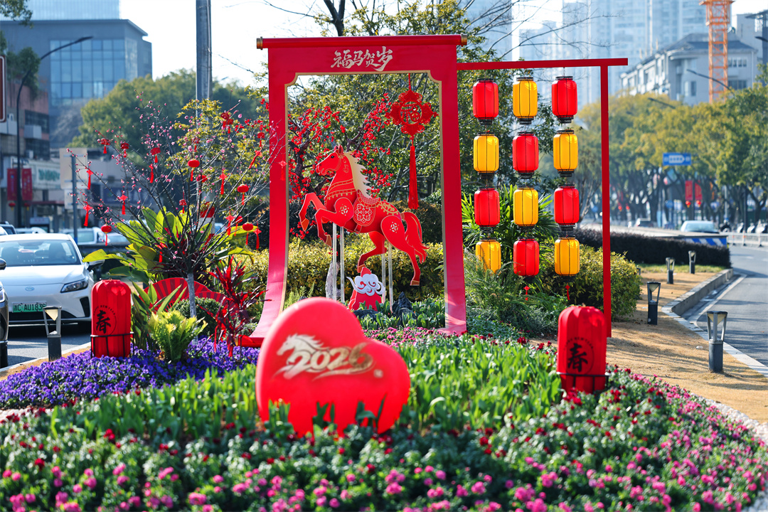 ���ڵ���ʱ ���ݽ�ͷ����ζ���ز�ס������