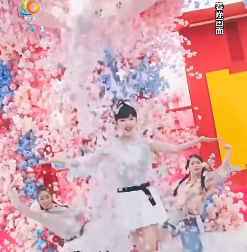 ����Ů������骣�������һ���װ�������ع�