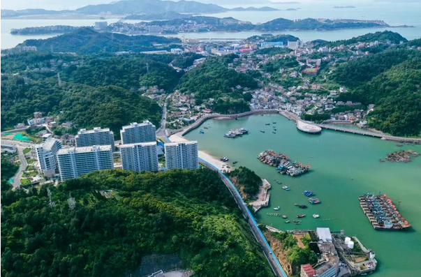 一“骑”心动!在洞头,解锁新春漫游新姿势