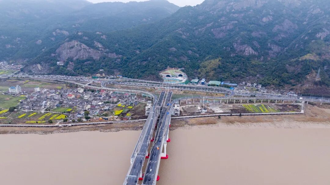 ��ţ��ͨ��Ŧ��ͨ�����߹����϶�Ԥ��10����ͨ��