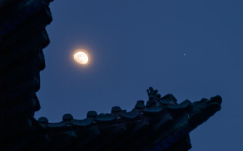 ľ�ǰ�����������Ļ���ݡ����¶Ի���