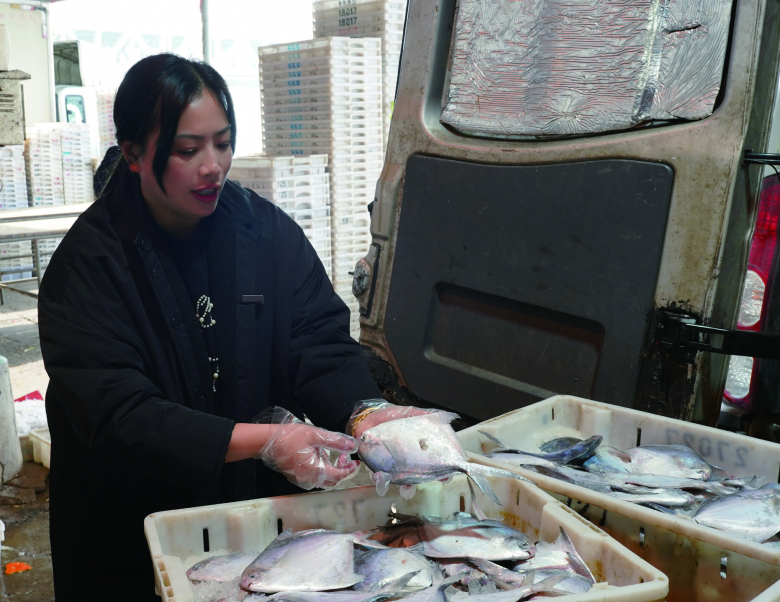 ���⹫���������׿������ҿ�ֱ�����������ݡ�����������һ���ֻ������ʣ���������200��Ԫ