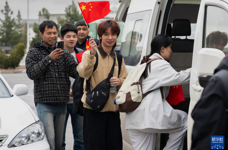 �����ʳ��x��25���Ї�����������˹̹���̻؇�