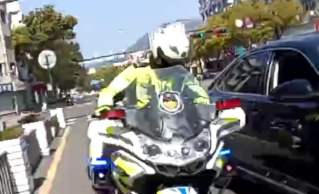 紧急救援!温州瑞安交警开道6分钟护送断指伤者就医