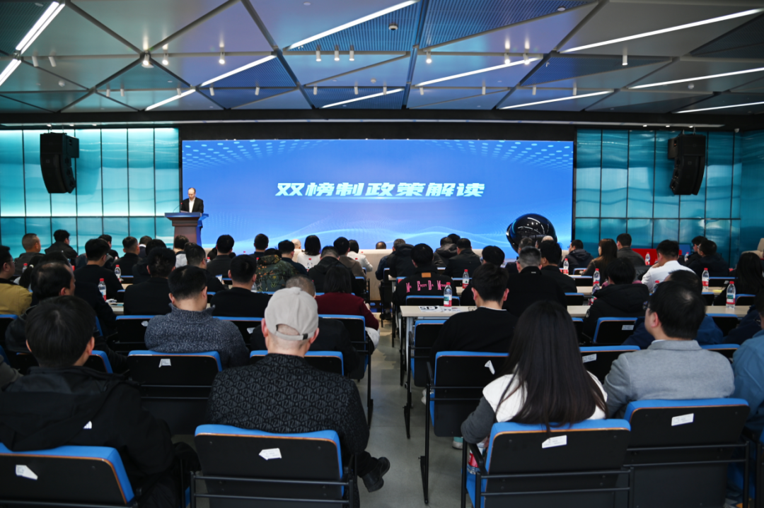 �����ɴ�У��Ƽ��ɹ������� �����֣���ҵ�ڽſ�ժ���¹�