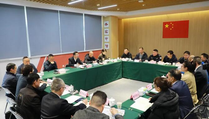 鹿城区委书记张崇波开展“三方议事堂”活动