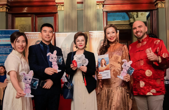 ��������Ʒ��Ϥ��ķ��񡷻���̫AI�̾��