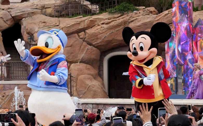 �Ϻ���ʿ�Ὺ��10�������ϵ�л