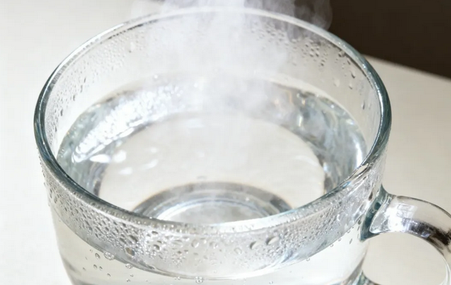 健康真相NO.654丨空腹一杯淡盐水=排毒通便?这个误区很多人还在信!