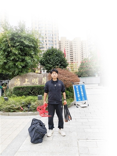 “90后”教练金极:试水“体育外卖” 解锁体育教育新场景