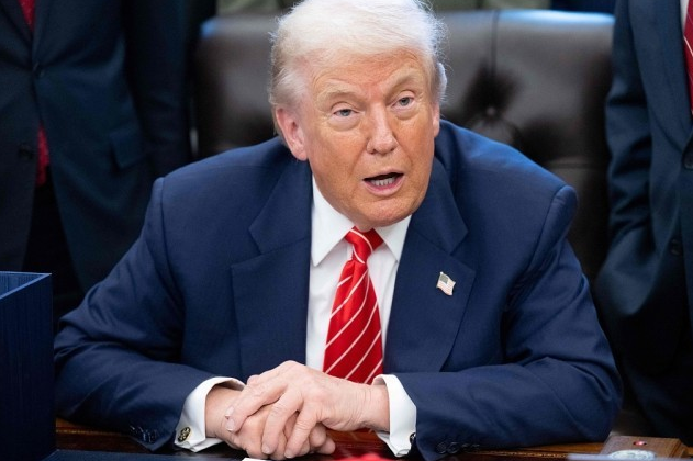 特朗普承认想“夺取”伊朗石油