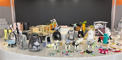 ƽ��������ҵ��硰�����á� ���ֳ������ܵ������Я��