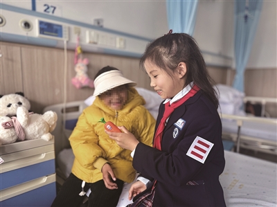 15�죬�Ӹ�ԭ������ ����Ů��С�õġ�΢Цͬ�С�