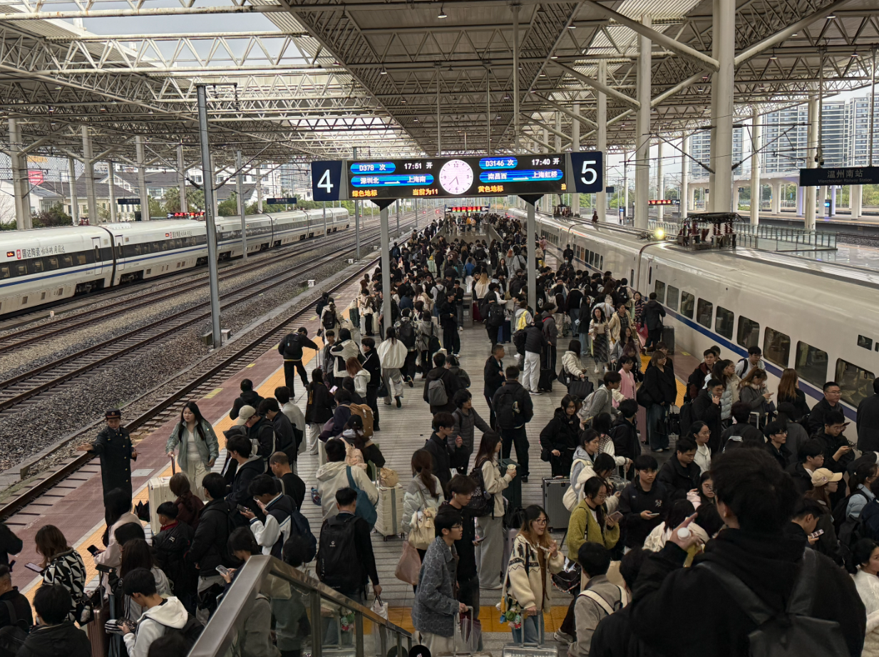 �����������գ����ݳ��С�æ�����ҡ�