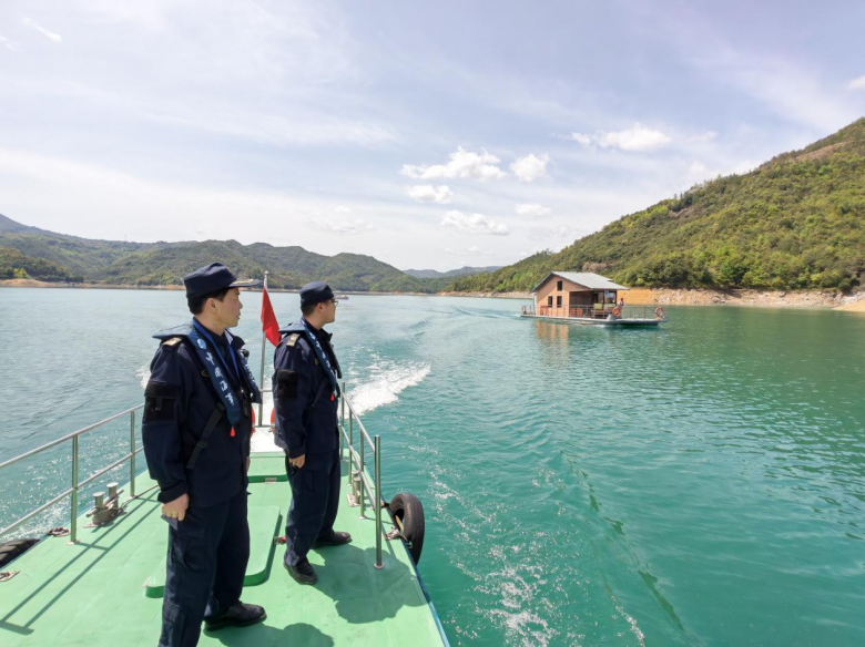 ������������ˮ�ϳ���ƽ������ 2.1���˴��ÿͰ�ȫ����