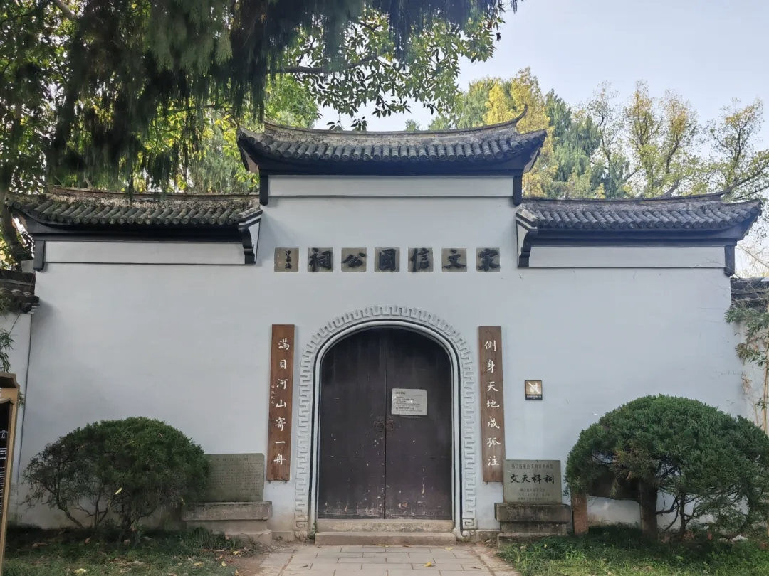 �������һ꣺�����Ҹ��xđ�ߵ�ɽ��ӡӛ