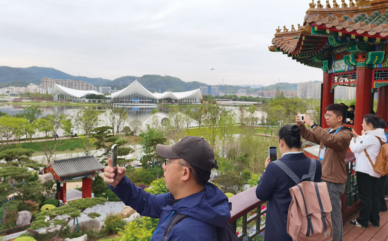 �й�԰�־�������԰�״ζ�ý�忪��