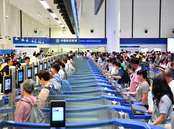 һ����1.85���˴γ��뾳 ͬ������13.5%