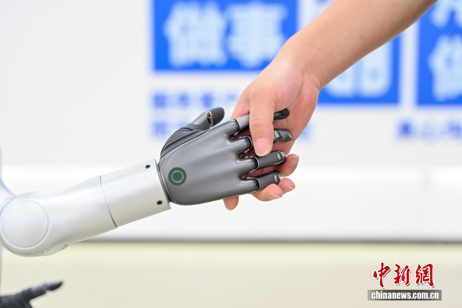 深圳首条人形机器人中试产线投运