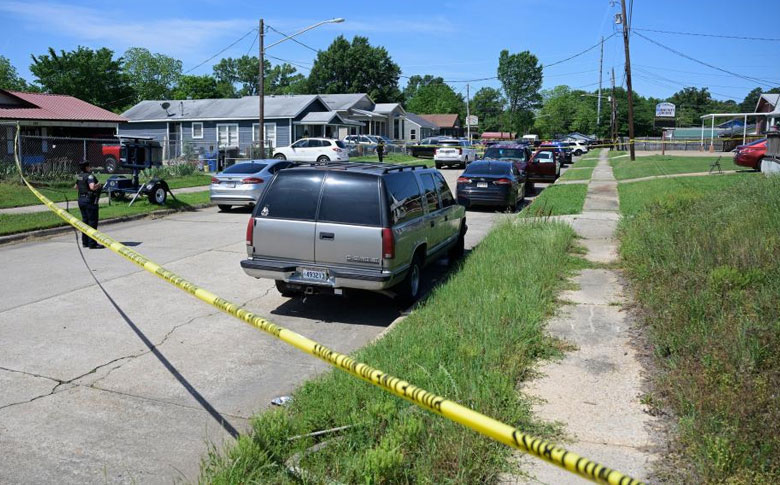 ����·��˹�����ݷ���ǹ�� 8����ͯ����