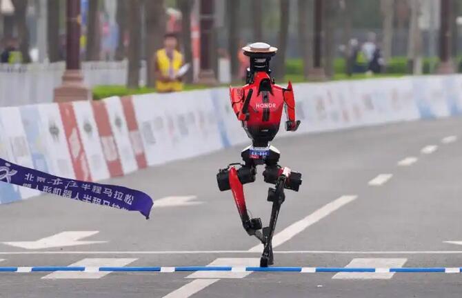 ���������˳�Խ���������¼����ʲô