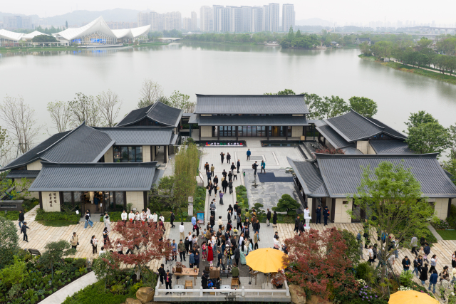 �԰���֮��������һ����������ů��԰��֮Լ ����԰��԰�����������Ƽ��١�