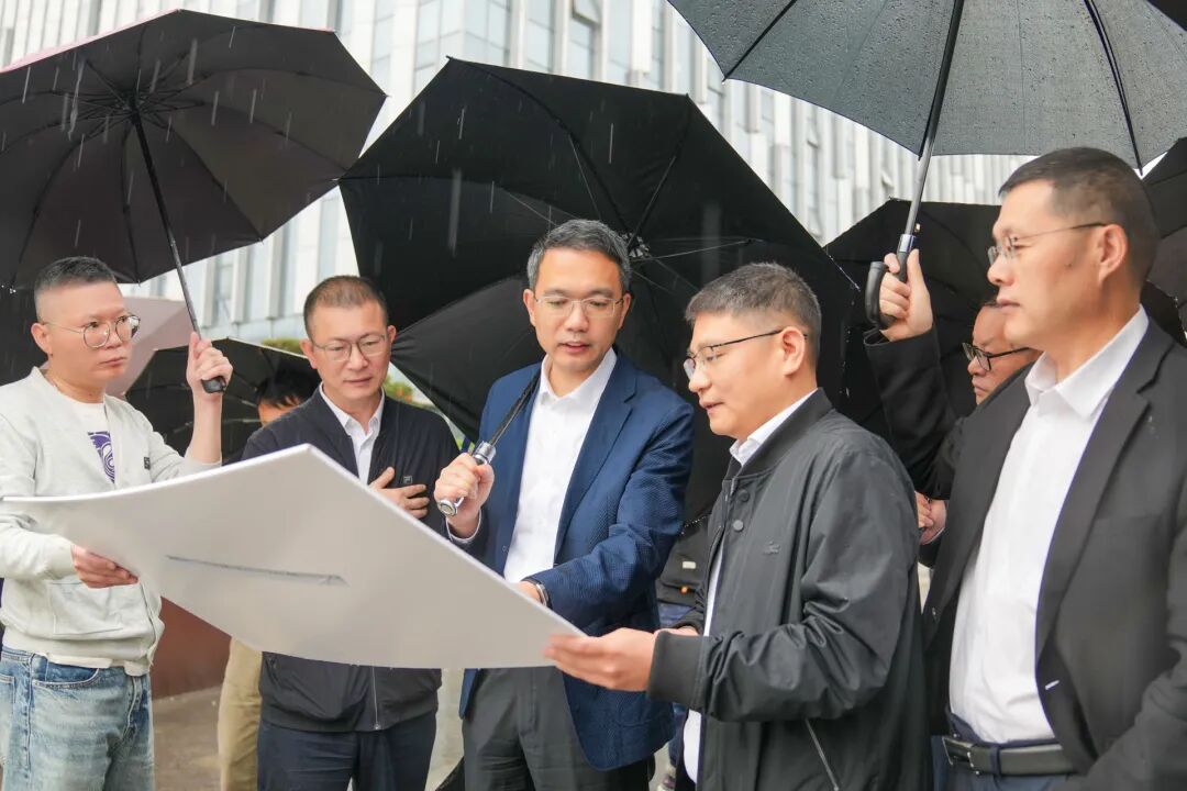 ����ί��������С�ǿ�����ˡ��ж���Ʒ�ʱ��������裩ʱǿ�������һ����ͼ�浽�� �������ƽ��ؽ�����Эͬ��չ�ںϷ�չ