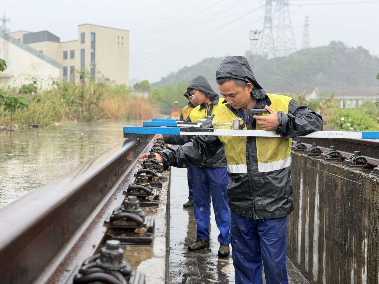 ����������˾��ץ��ǰ��ҵ�� �ԡ����׼�����׼Ϊ�г���ȫ����