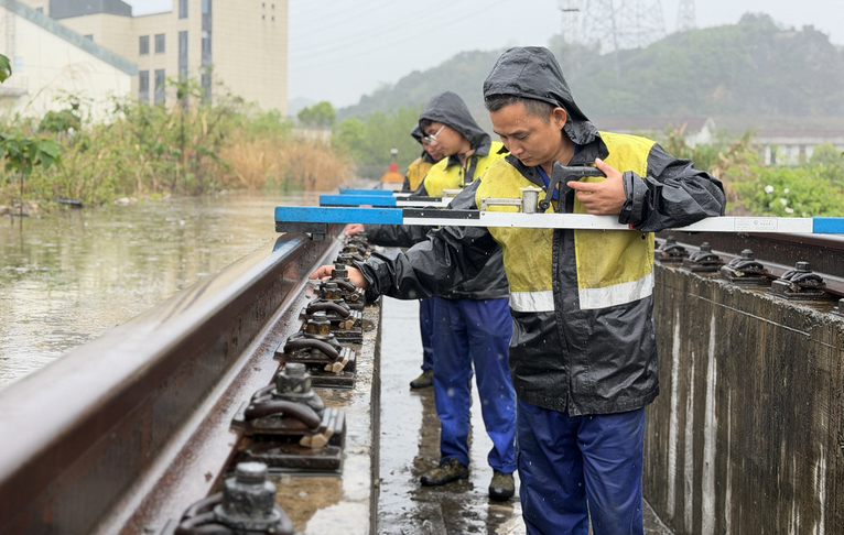 ����������˾��ץ��ǰ��ҵ�� �ԡ����׼�����׼Ϊ�г���ȫ����