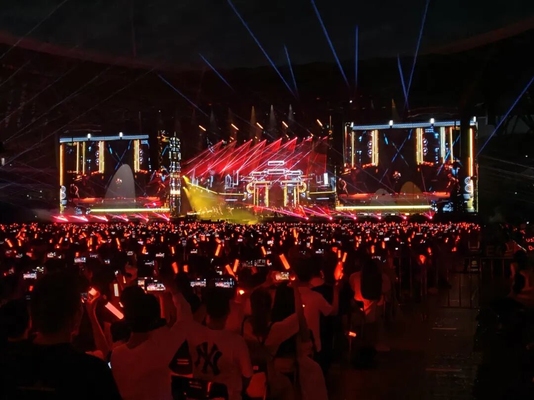 三夜狂欢,一城共振!一场演唱会如何“点燃”龙湾72小时?