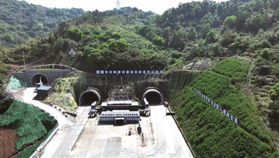 苍泰高速以“红色引擎”驱动建设“加速度”