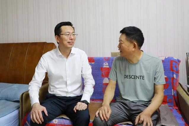 鹿城区领导开展“七一”走访慰问活动