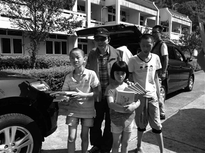每月一次召开家庭座谈会 温州这家人把公益做成了“家事”