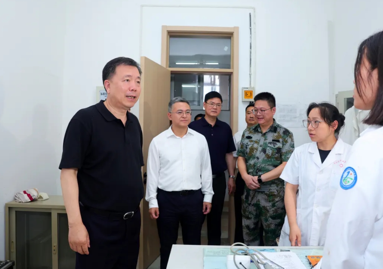 张振丰在鹿城瓯海检查督导13号台风“白海豚”防御工作