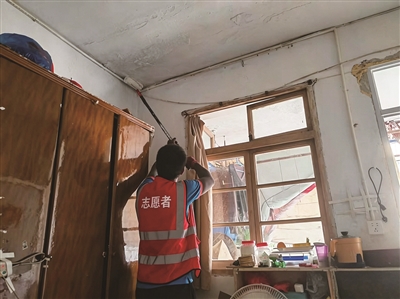 两个月连遭三场台风侵袭 房屋漏水“后遗症”如何破解?
