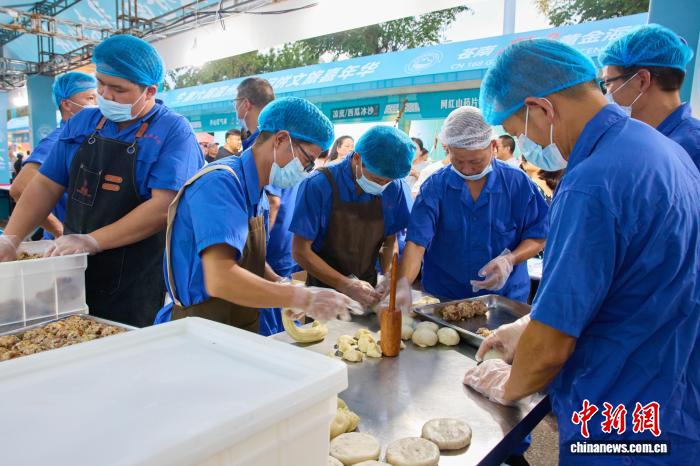 从乡土特产到文化符号 浙江桥墩月饼嘉年华“烘”出致富路