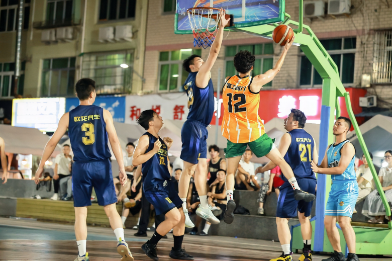 龙湾龙华村篮球夜市出圈 重阳百家宴筹备启动