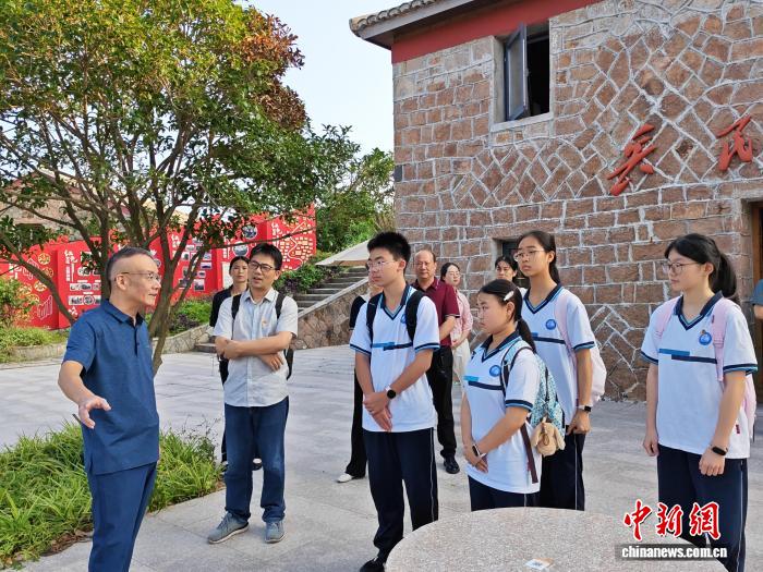 档案里的“海霞之光”:在浙江洞头重走女子民兵戍边之路