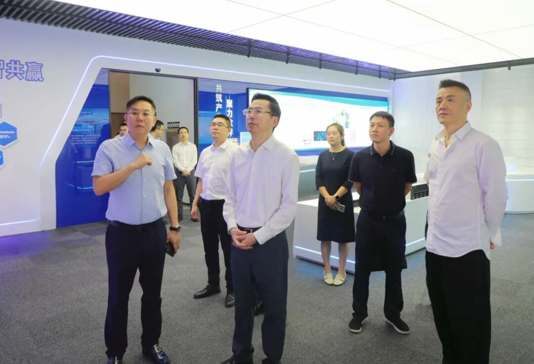 鹿城区委书记张崇波调研中国(温州)智能谷建设工作 加快构建“五位一体”产业体系